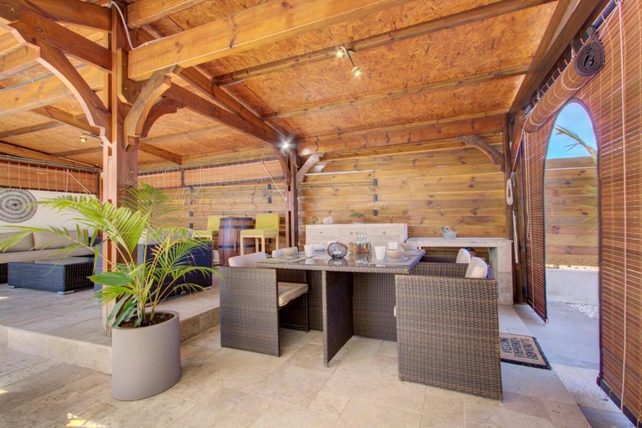 La Villa Alexie - Lagon De Trou D'Eau 拉萨尔勒班 外观 照片