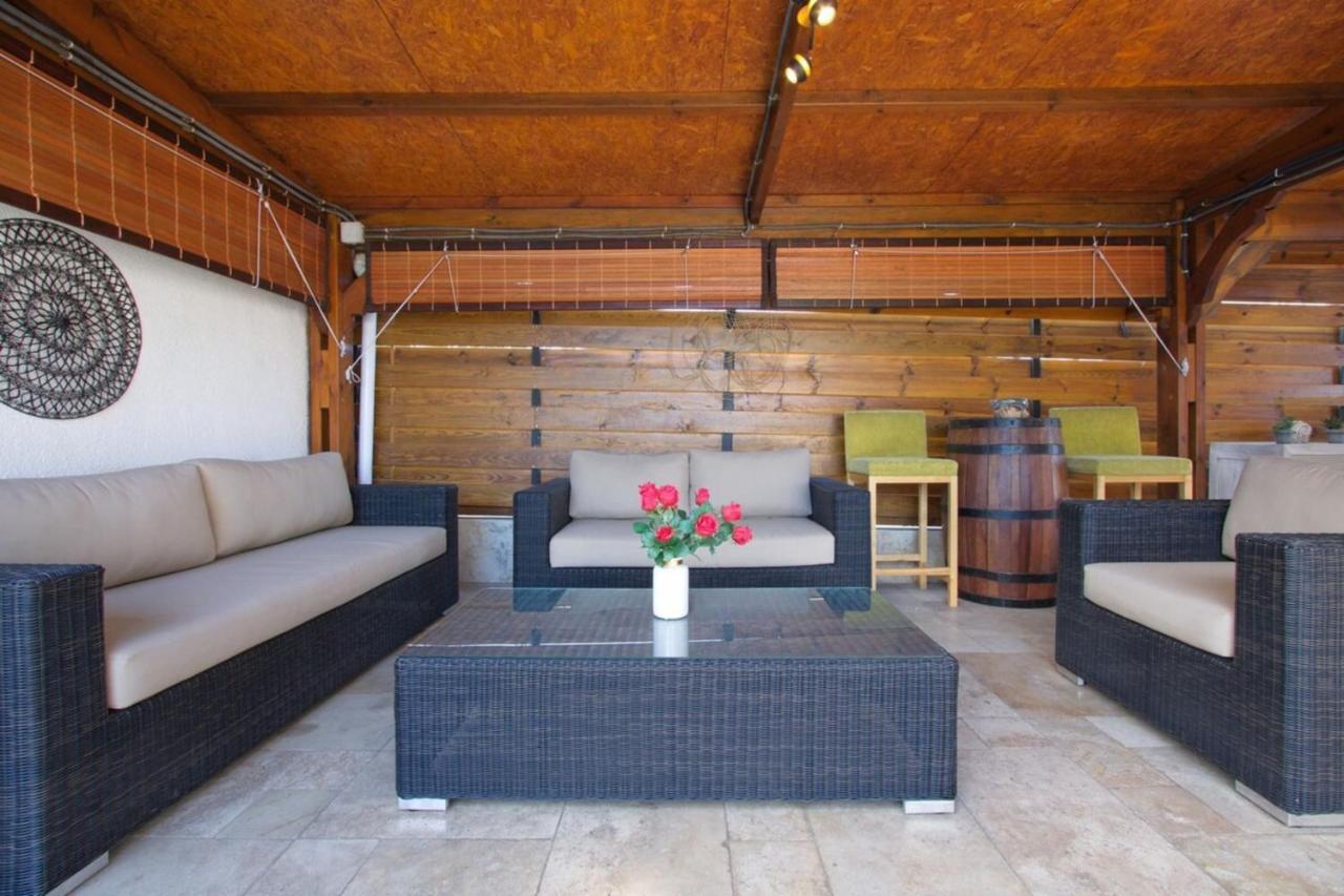 La Villa Alexie - Lagon De Trou D'Eau 拉萨尔勒班 外观 照片