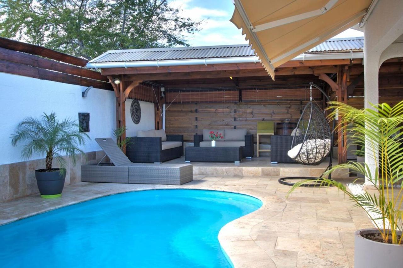La Villa Alexie - Lagon De Trou D'Eau 拉萨尔勒班 外观 照片