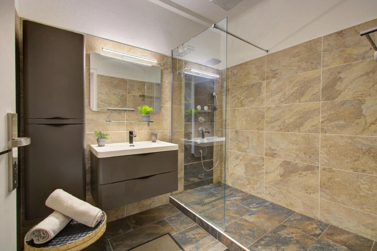 La Villa Alexie - Lagon De Trou D'Eau 拉萨尔勒班 外观 照片