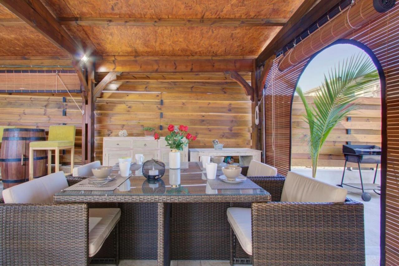 La Villa Alexie - Lagon De Trou D'Eau 拉萨尔勒班 外观 照片